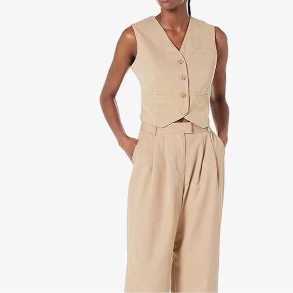 Amazon the drop women's Sadie slim cropped vest beige tan xs button up - Picture 2 of 3